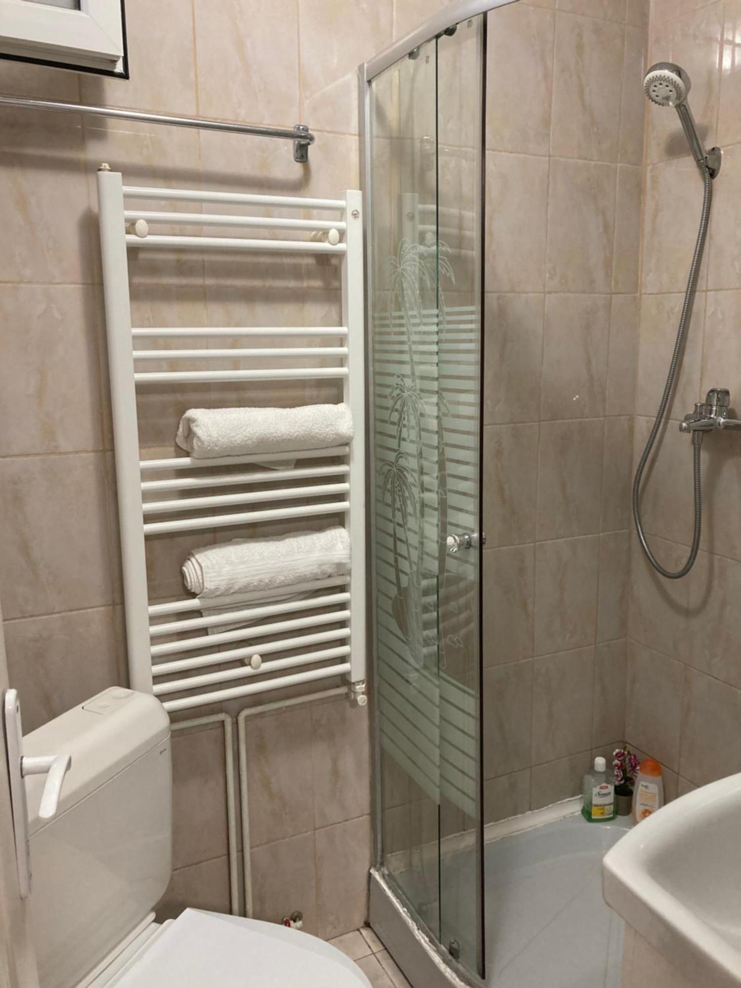 Cosy Hideaway Apartment Брашов Екстериор снимка