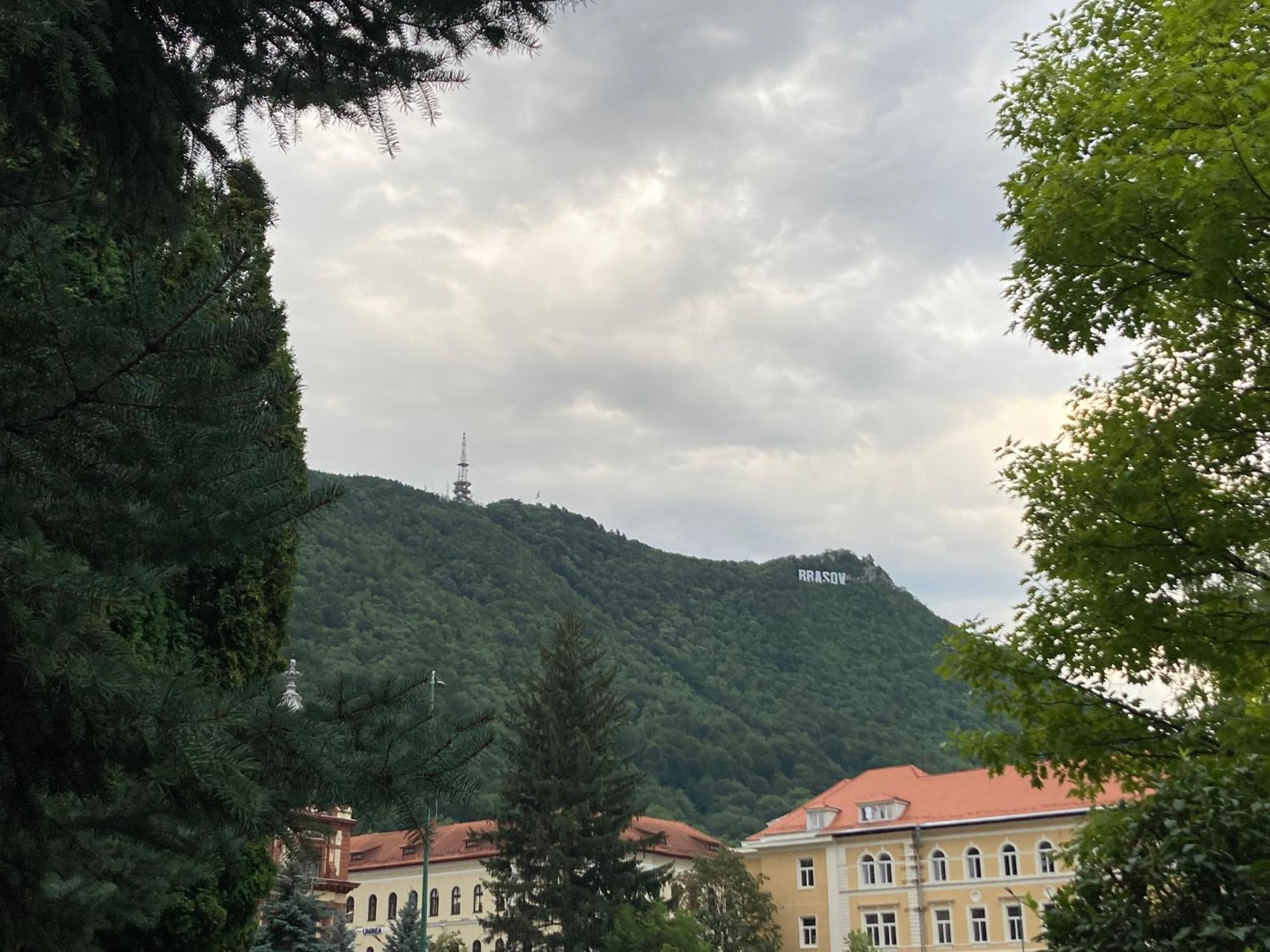 Cosy Hideaway Apartment Брашов Екстериор снимка
